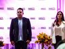 Educação de SC entrega notebooks para professores efetivos; fotos
