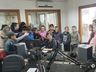 Alunos conhecem produção textual de notícias em visita à Rádio Oeste
