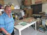 Família de Iporã do Oeste mantém tradição da confecção de casquinhas de ovos para a Páscoa