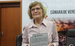 Primeira bibliotecária de Itapiranga é homenageada em sessão solene