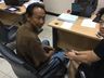 Mendigo encontra carteira de milionário, devolve e dono muda a sua vida