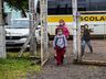 Escola realiza “Abraço Solidário” contra a municipalização; assista ao vídeo