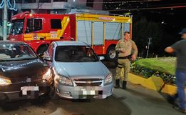 Colisão entre dois carros deixa feridos em Quilombo