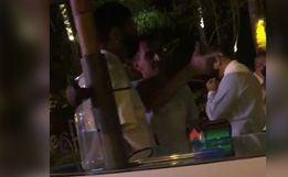 Vídeo mostra manobrista sendo humilhado por empresário em bar