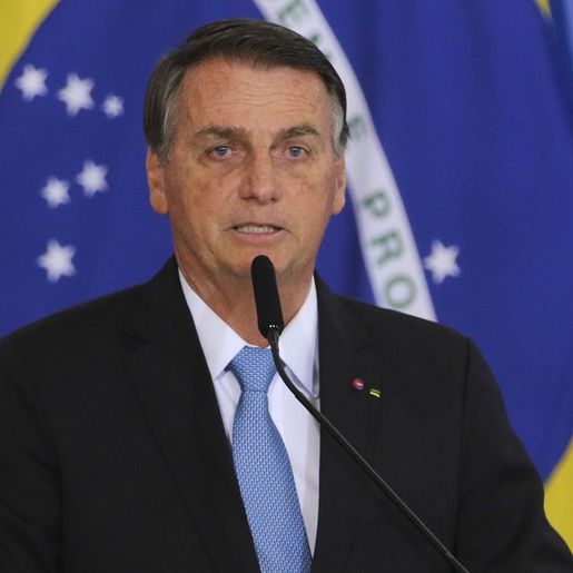 Bolsonaro defende MP para barrar passaporte de vacina contra Covid-19