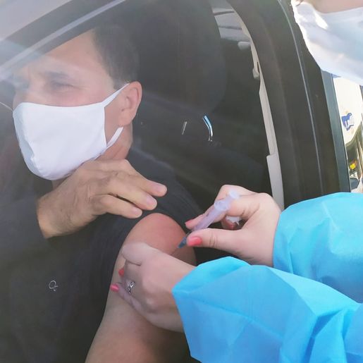 Prefeito de Descanso recebe primeira dose da vacina contra Covid-19
