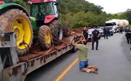 Produtor se emociona após recuperação de tratores furtados; assista