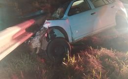 Condutora fica ferida em saída de pista 