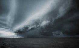 Inmet coloca 10 estados em alerta de perigo para tempestades que podem causar estragos