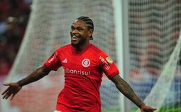 Luiz Adriano brilha e coloca Inter nas oitavas de final da Libertadores
