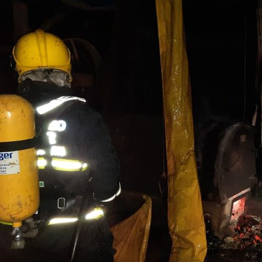 Bombeiros combatem princípio de incêndio em aviário em Tunápolis