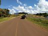 FOTOS: Caminhão sai da pista e tomba na BR 163 