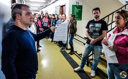 Professores realizam caminhada e cobram Plano de Carreira em SMO; assista