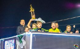 Jogadores do Polo da Chape são recepcionados com festa após conquista internacional 