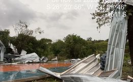 Temporal causa estragos e mantém alerta da Defesa Civil no Extremo-Oeste