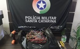 Polícia prende homem com fios furtados em Maravilha  