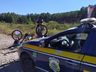 PRF presta auxílio a ciclista colombiano na BR-282