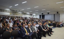Câmara entrega Medalha Padre Aurélio em sessão solene