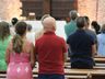 Igreja São Miguel Arcanjo realiza missa de Lava-pés