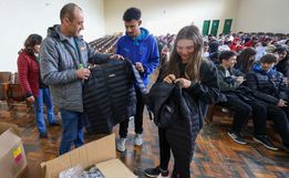 Governo de SC irá entregar uniformes escolares para mais de 200 mil estudantes da rede estadual