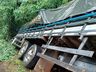 Saída de pista e colisão em árvore deixa um ferido na BR 282