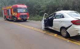 Saída de pista seguida de capotamento deixa duas pessoas feridas na SC 305