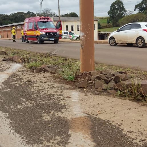 Saída de pista seguida de capotamento é registrado na BR 163 em Cedro