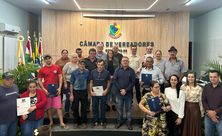 Belmonte realiza entrega de matrículas pelo Programa Lar Legal