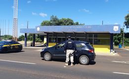 Motorista quase atropela policiais, é preso duas vezes e tem dois carros retidos por embriaguez