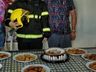 Admiradora dos Bombeiros, jovem recebe festa de aniversário no batalhão