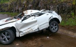 Motorista morre e duas pessoas ficam feridas em capotamento na BR-282