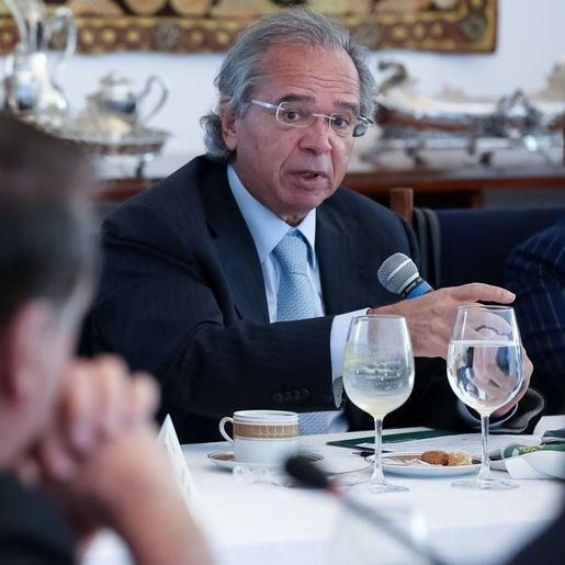 Governo vai criar programa de renda mínima após a pandemia, diz Guedes