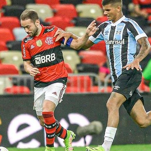Grêmio volta a perder para o Flamengo e acumula mais uma eliminação no ano