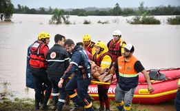 Bombeiros catarinenses salvam 600 vidas entre pessoas e animais no RS 